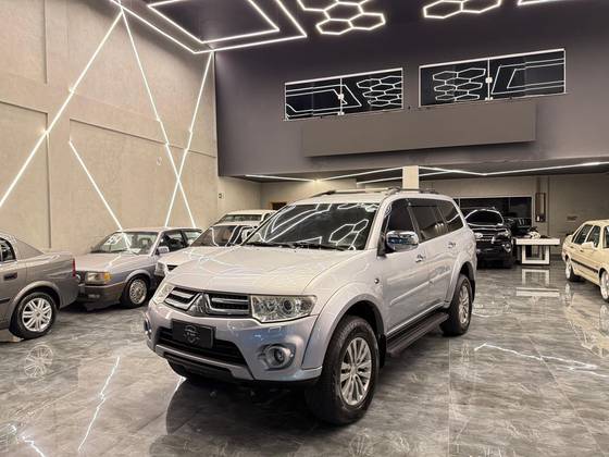 MITSUBISHI PAJERO 3.2 HPE 4X4 7 LUGARES 16V TURBO INTERCOOLER DIESEL 4P AUTOMÁTICO